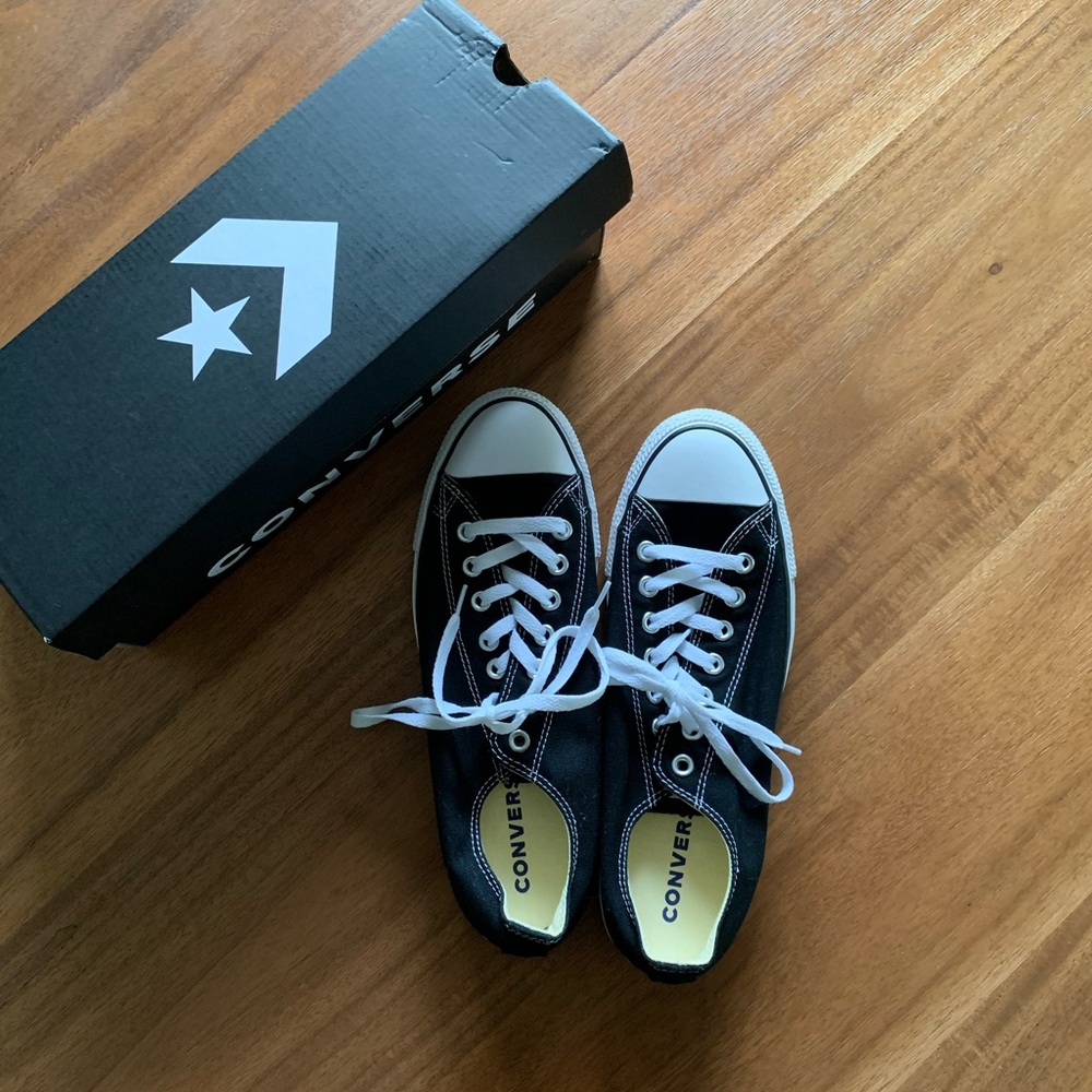 NWT Converse Low Tops Black
